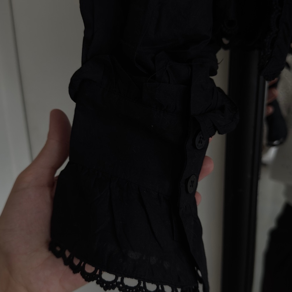 FARM Rio Black Lace Ruffle Blouse - Picture 5 of 7